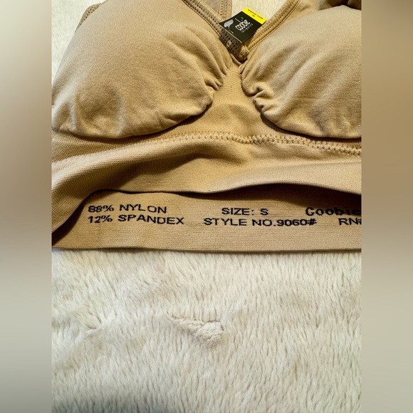 NWT. Coobie Seamless Comfort Nude Bra 9060 Small. - Picture 4 of 4